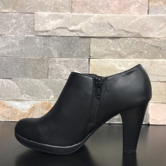 Rialto Penston Ankle Booties - Picture 3 of 7